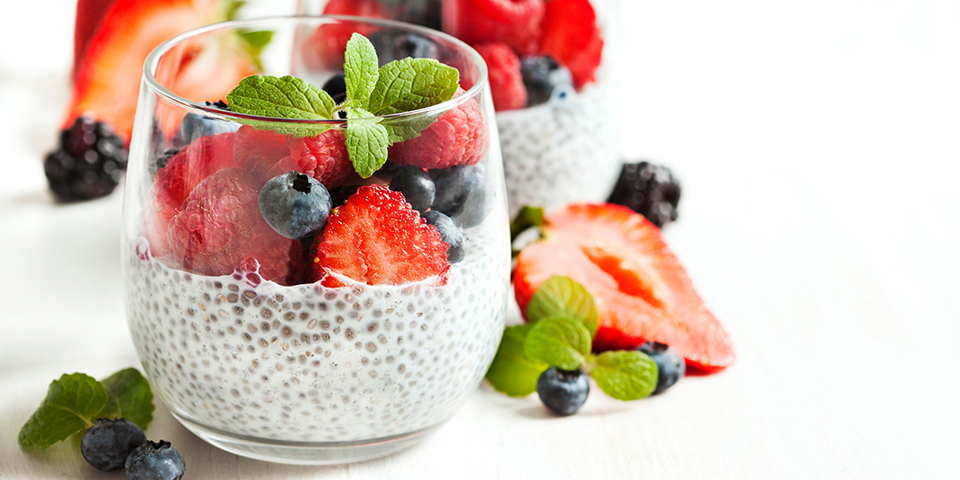 Cookies & Creamy Chia Almond Berry Pudding