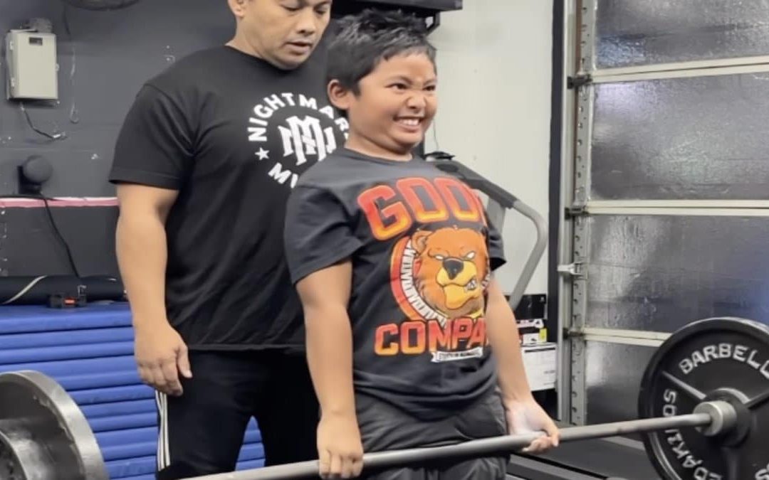 10-year-old-powerlifter-jordan-mica-scores-a-beltless-83.9-kilogram-(185-pound)-deadlift-–-breaking-muscle