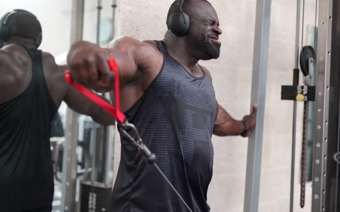 samson-dauda-trains-shoulders-and-calves-during-2023-mr.-olympia-prep-–-breaking-muscle