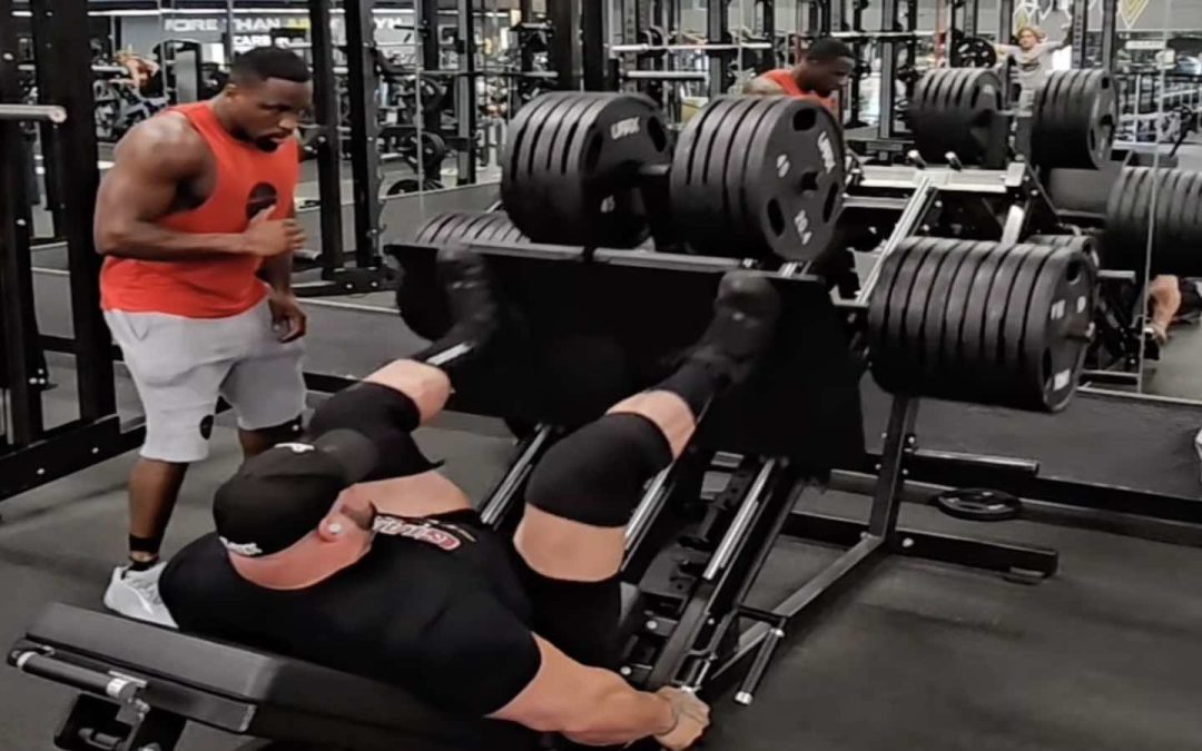 evan-singleton-leg-presses-612-kilograms-(1,350-pounds)-for-12-reps-in-shaw-classic-training-–-breaking-muscle